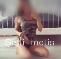 Arap Escort Bayan: 60 kg Ruhunun 154 cm'de Özgürce Dans Edişi