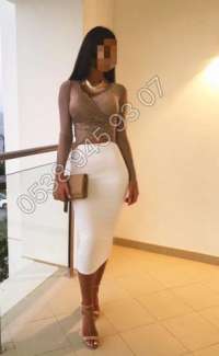 Kendine Güvenen, Dayanılmaz Zenci Escort: Derin