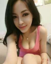 Kusursuz Tasarım - Türk Escort Kızın Kıvırcık Saçları ve Ateşli Güzelliği